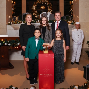 The Peninsula Istanbul’da Yeni Yıl Heyecanı Yılbaşı Ağacı Işıklandırma Seremonisi Tree Lighting Etkinliği İle Başladı…