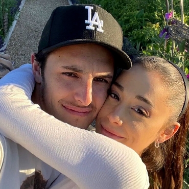 Ariana Grande Ve Dalton Gomez Boşandı...