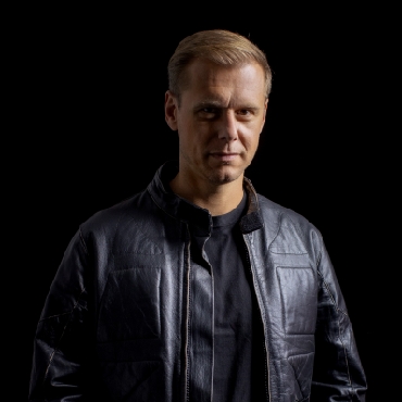 Grammy Ödüllü DJ Armin Van Buuren Ses Geçirmeyen Oda İstedi...