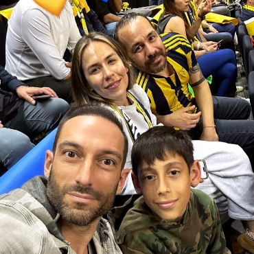 Allan Hakko Oğluyla Fenerbahçe Maçında...