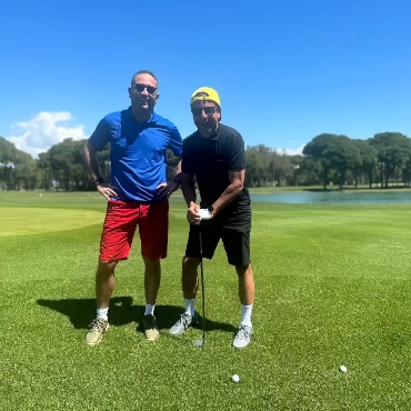 Hatipoğlu, Arkadaşıyla Golfde...