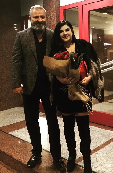 Elif Karlı 30 Yıllık Eşini Kaybetti...