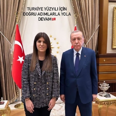 Derya Ayaydın Siyasete Atıldı...