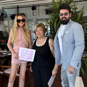 Fashiontv’ye Teşekkür Plaketi...