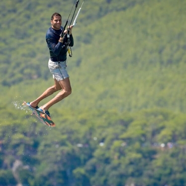 Kaan Demirağ'dan Kitesurfing Şov...