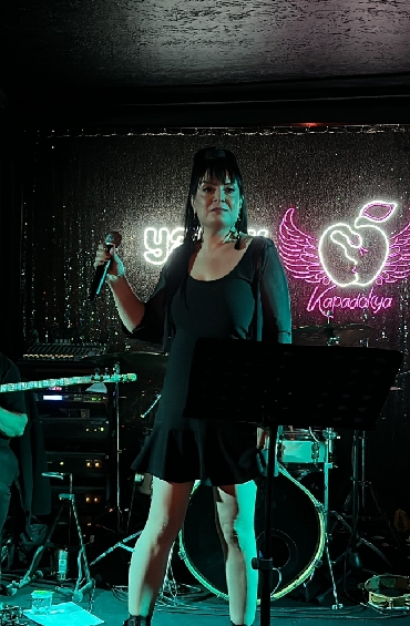 Konserlerine Devam Ediyor...