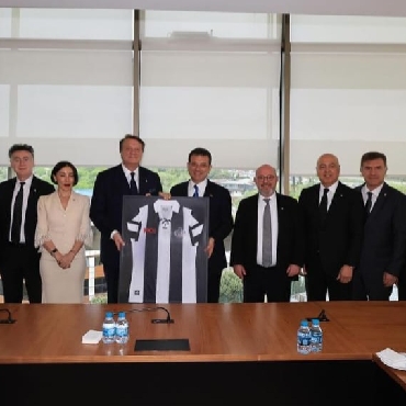 Beşiktaş'tan Ekrem İmamoğlu'na Ziyaret...