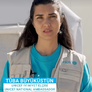 Tuba Büyüküstün Depremzede Çocuklar İçin Yardım İstedi...