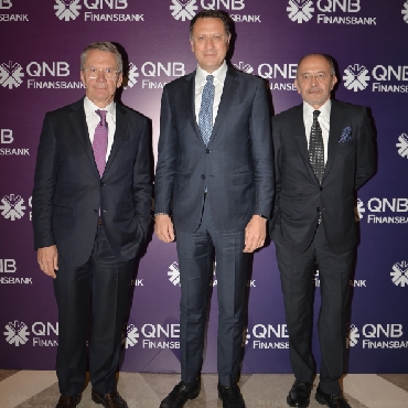 QNB Finansbank Sanat Eserleri Koleksiyonu  İş Ve Sanat Dünyası İle Buluştu...